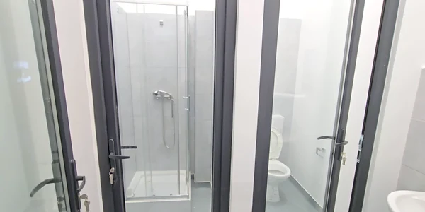 Piața agroalimentară recent renovată din zona Valea Pașcani FOTO BIT24