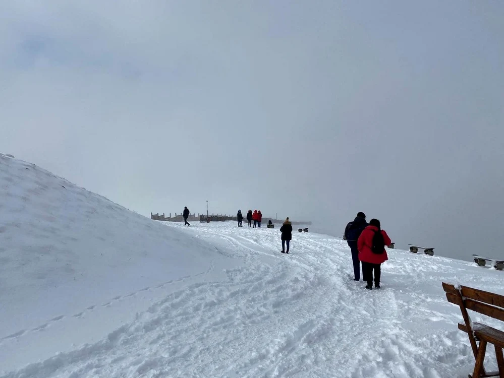 Pârtiile din Azuga şi Buşteni, pentru începători şi sanie, s-au deschis în acest weekend FOTO Azuga Ski Resort/Facebook