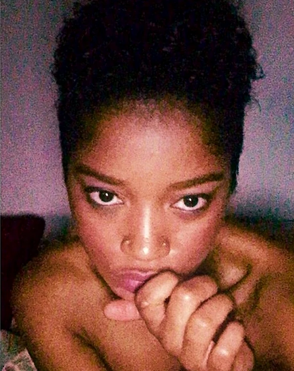 Aceasta este imaginea topless postată de Keke Palmer pe Twitter, acum cinci zile