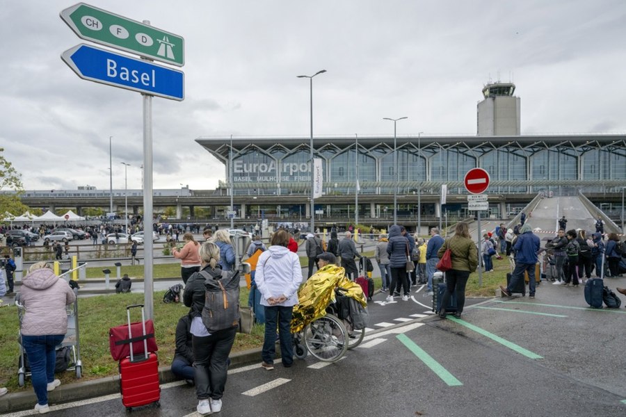 Un important aeroport european a fost închis din cauza unei amenințări cu bombă