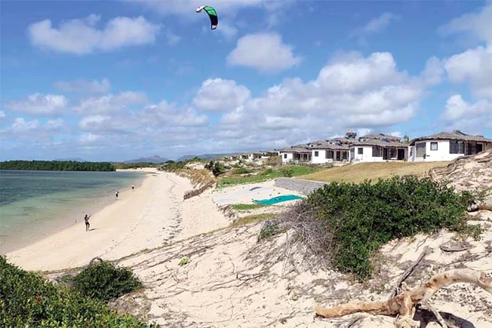 
    Roxana este iubita  fostului edil de peste 18 ani şi conduce acum complexul turistic  