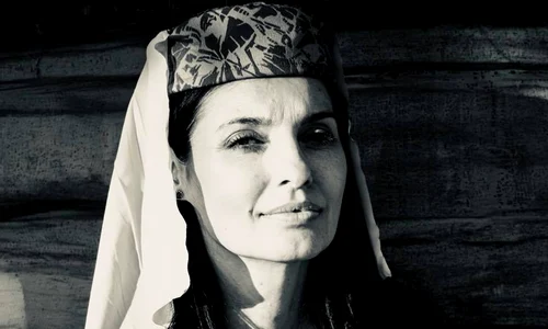 Lavinia Sandru domnita Doamna Clara in piesa Vlaicu Voda (3) jpeg