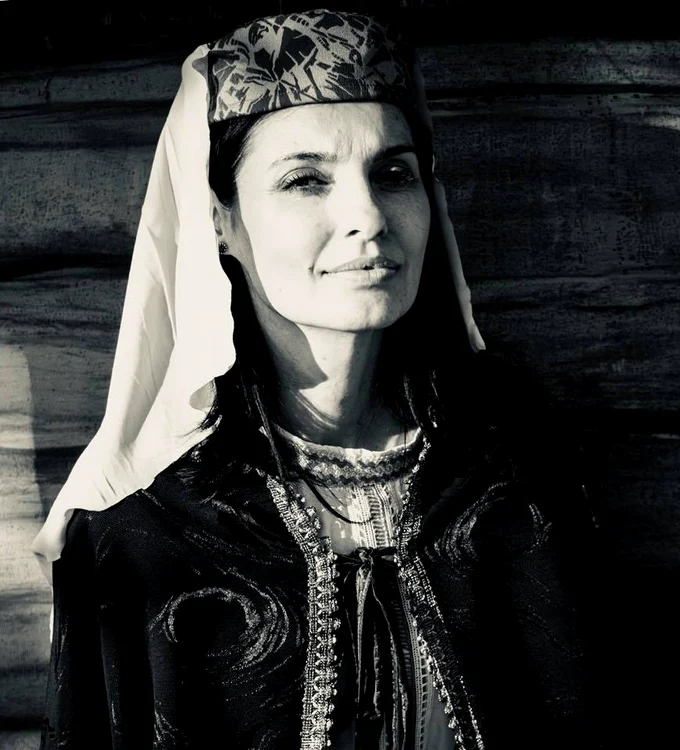 Lavinia Sandru domnita Doamna Clara in piesa Vlaicu Voda (3) jpeg