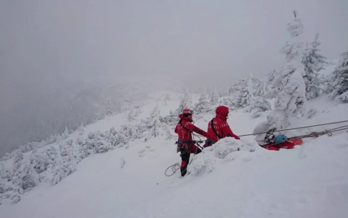 Iarna şi-a intrat în drepturi, pe munte. FOTO Salvamont Neamţ