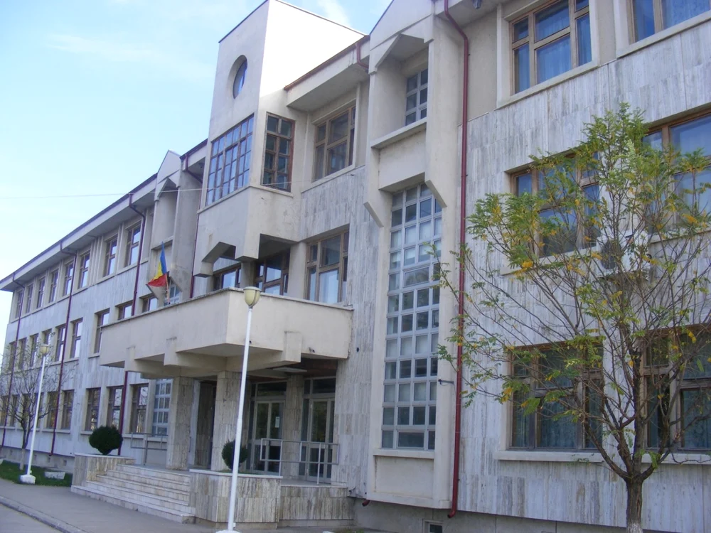 Liceul Tehnologic Axiopolis din Cernavodă sursa: ltaxiopolis.wordpress.com