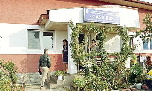 Luminiţa Nastovici  spune că a publicat  peste 22 de cărţi cu  studii economice (FOTOGRAFII: ALIN ION ) jpeg