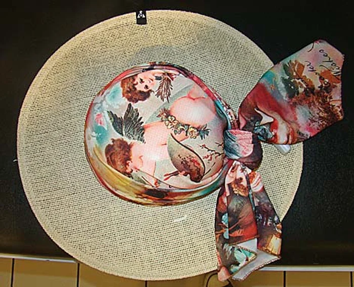 Pălărie de soare. Magazin Carrefour Preţ: 50 lei