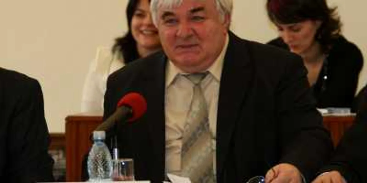 Constantin Simirad refuză să finanţeze fotbalul din bani publici