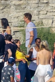 Leonardo DiCaprio, Jamie Foxx, and Gerald Butler attend a beach side party in Malibu jpeg