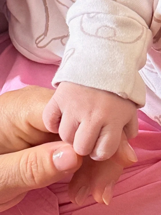 Laura Cosoi a născut a cincea fetiță, pe Nina FOTO Instagram jpg