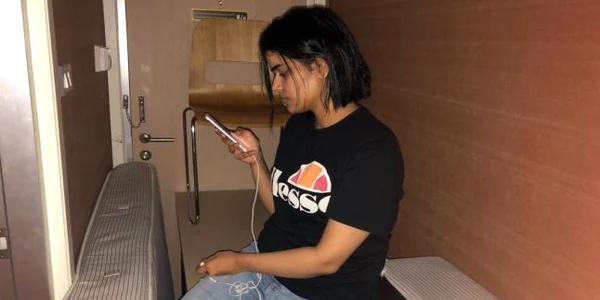 Rahaf Saudita inchisa intr-o camera de hotel din Thailanda FOTO Twitter @Reaproy