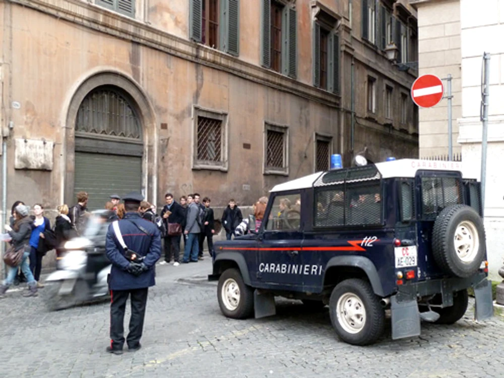 
    Carabinierii l-au arestat pe bărbatFoto: arhivă personală  