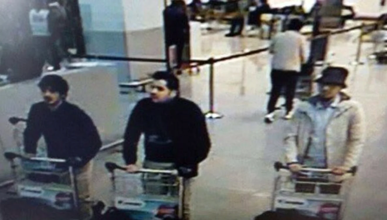 Responsabilii atacurilor teroriste din Bruxelles au fost surprinși de camerele de supraveghere din aeroportFoto: Poliția din Belgia