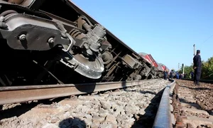 tren deraiat 600x336 jpeg