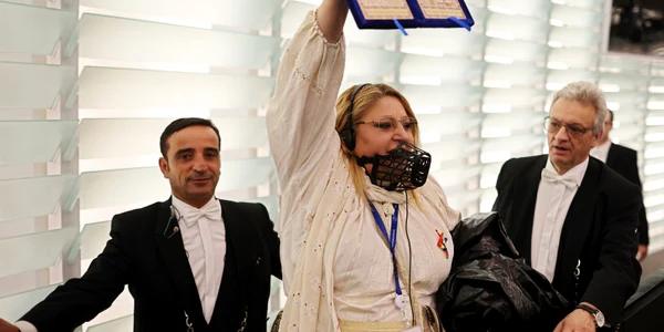 Diana Șoșoacă SOS a făcut circ în Parlamentul European și a fost evacuată FOTO profimedia 0890554743 jpg