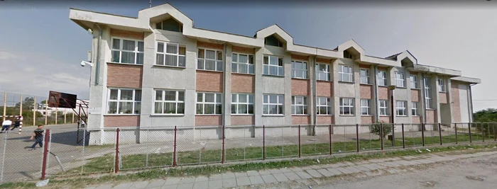Școala din Costesti-Argeș, unde elevul a fost agresat FOTO Google Maps