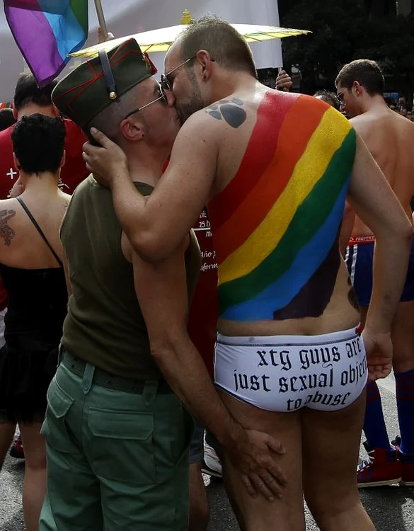 gay 6