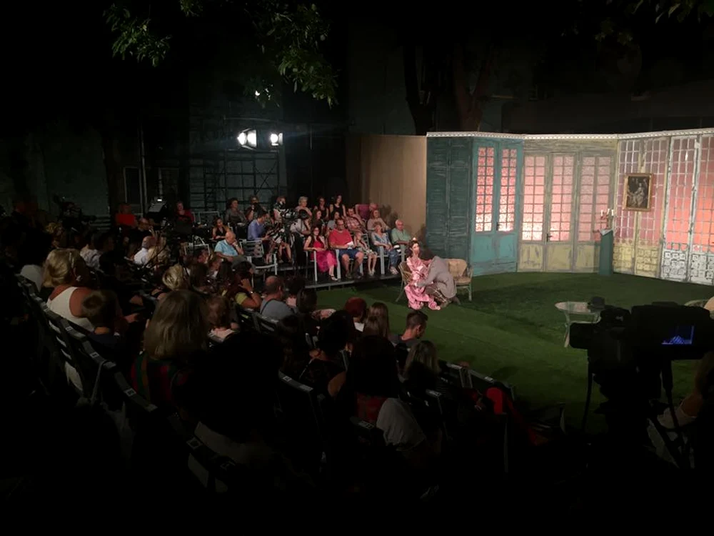 Spectacolele de teatru din stagiunea de la TVR se desfășoară în Grădina Molière, în aer liber