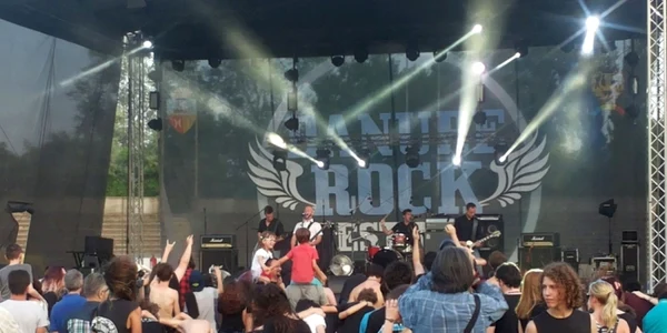 Danube Rock Festival nu se mai poate organiza cu bani de la primărie dacă noile reglementări sunt păstrate. FOTO Costel Crângan