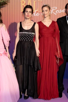 Charlotte Casiraghi și Beatrice Borromeo la Balul Rozelor din Monaco 2025. FOTO: Getty Images