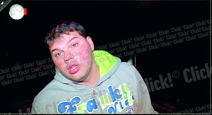 Poliţiștii cred că Mândrilă a incendiat blocul din localitatea Broșteni (Fotografii: Sandrinio Neagu)