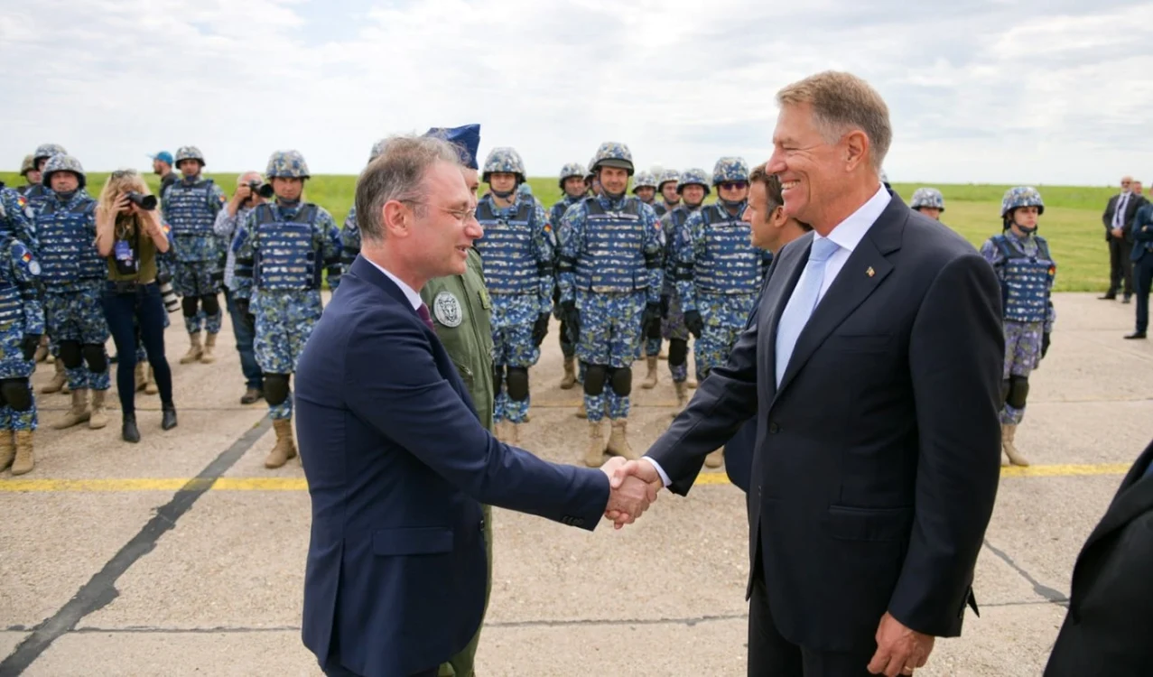 Luca Niculescu şi Klaus Iohannis FOTO Arhivă personală / Luca Niculescu