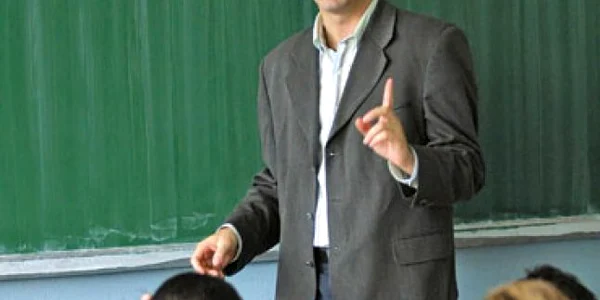 Sindicatele din Educaţie nu acceptă variantele de reducere a cheltuielilor cu personalul