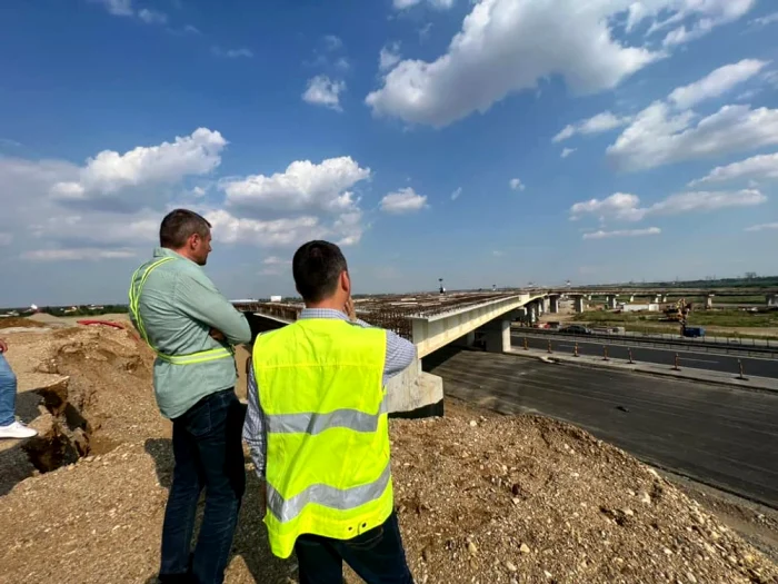 Asfalt pe lotul I al A0 Sud, Foto: Facebook Ionel Scrioșteanu