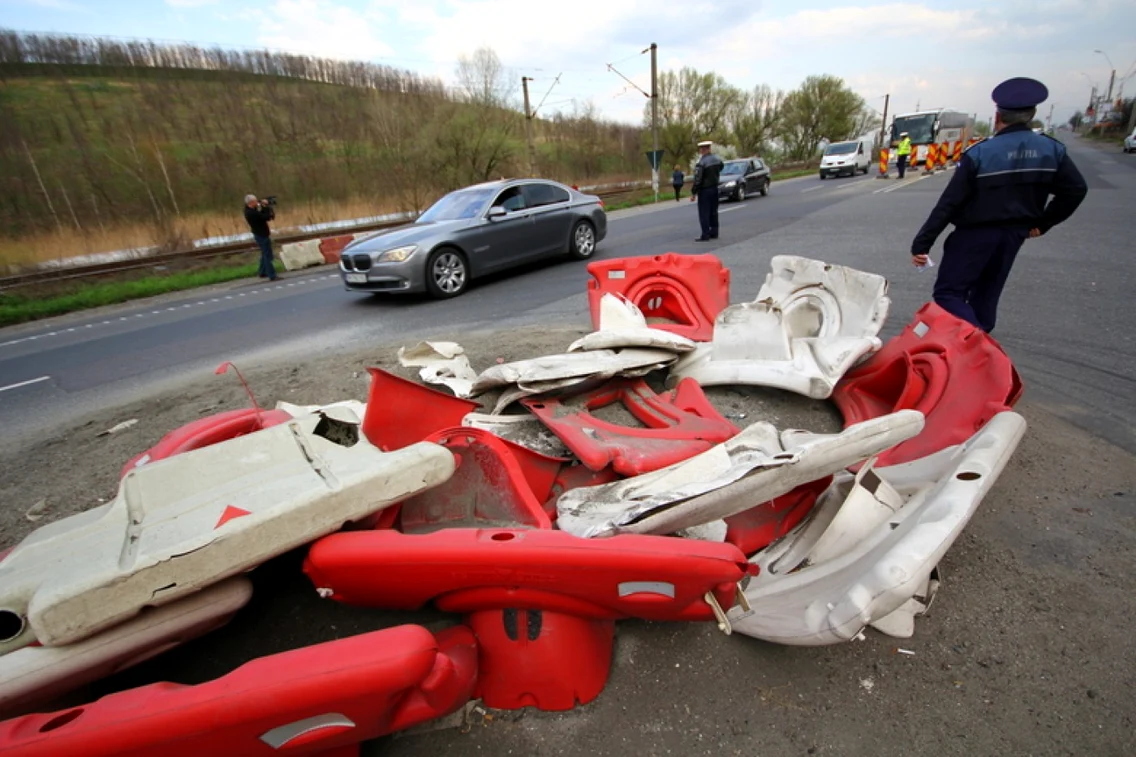 Nodul rutier improvizat la intrarea pe A1. FOTO