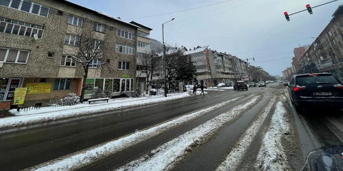 piatracuzapada primaria jpg