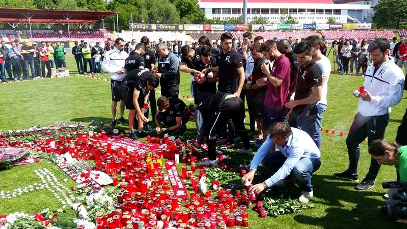 
    Fotbalistul a fost transportat la Spitalul de UrgenţăFoto: Mediafax  