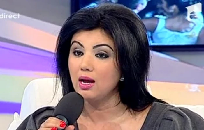 
    Adriana Bahmuţeanu (Foto: Acces Direct)  