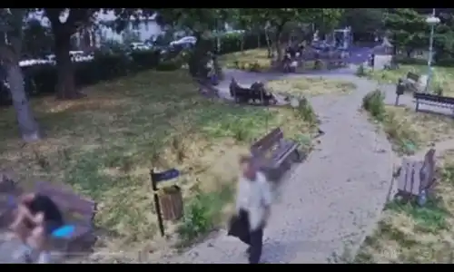 agresor gif gif