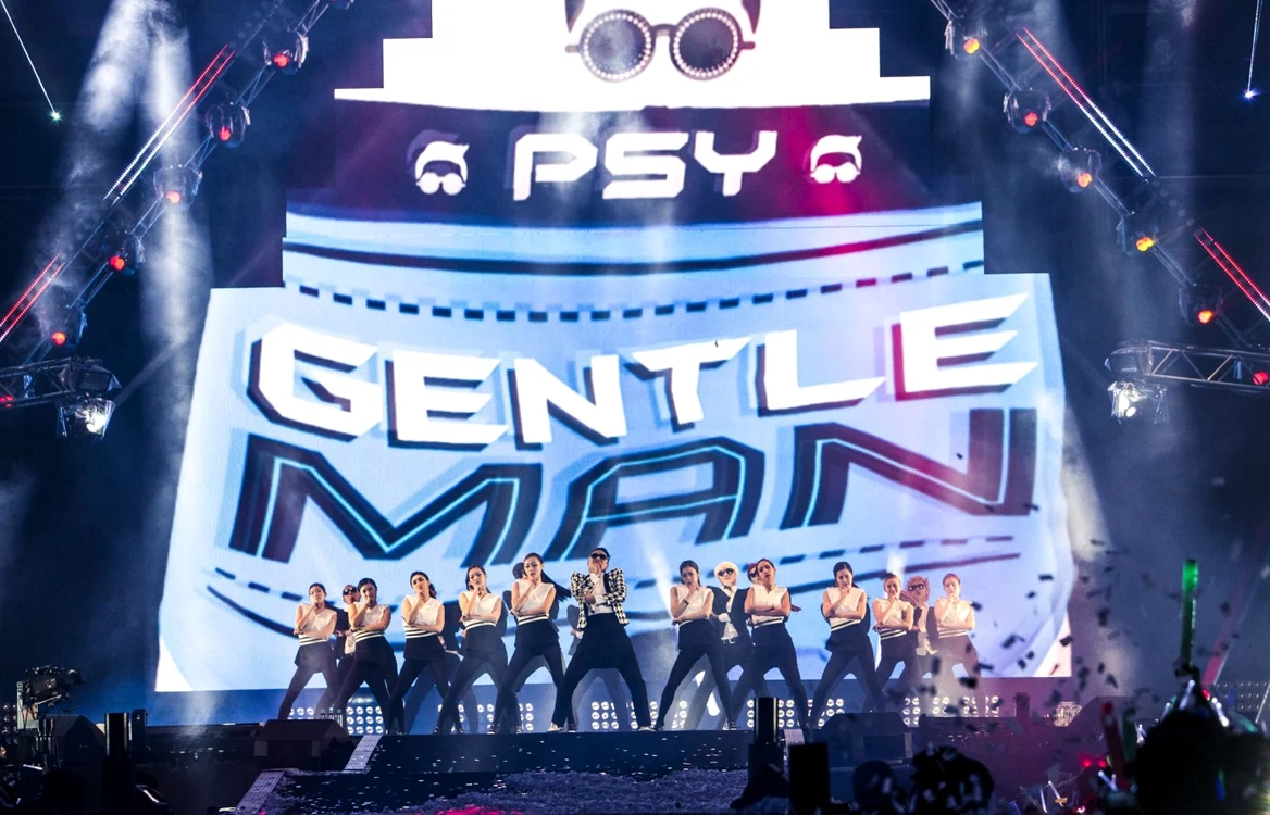 „I'm a mother father gentleman“, spune Psy în piesa devenită hit mondial. FOTO Reuters