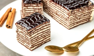 Prajitura cu foi de miere Sursa foto shutterstock 2278319939 jpg