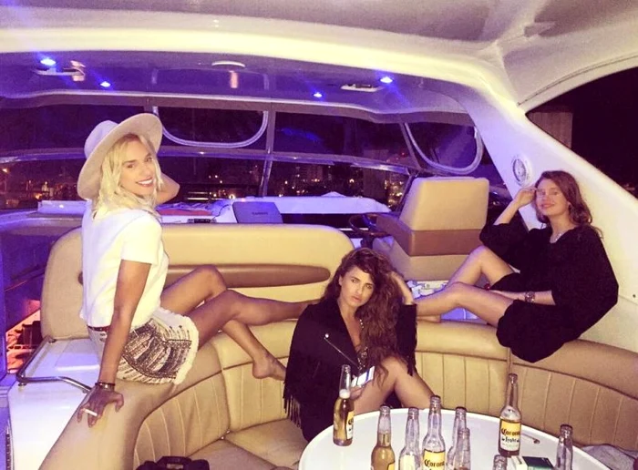 Diana Gureşoaie (mijloc) a primit doi ani de închisoare cu suspendarefoto: arhiva personală