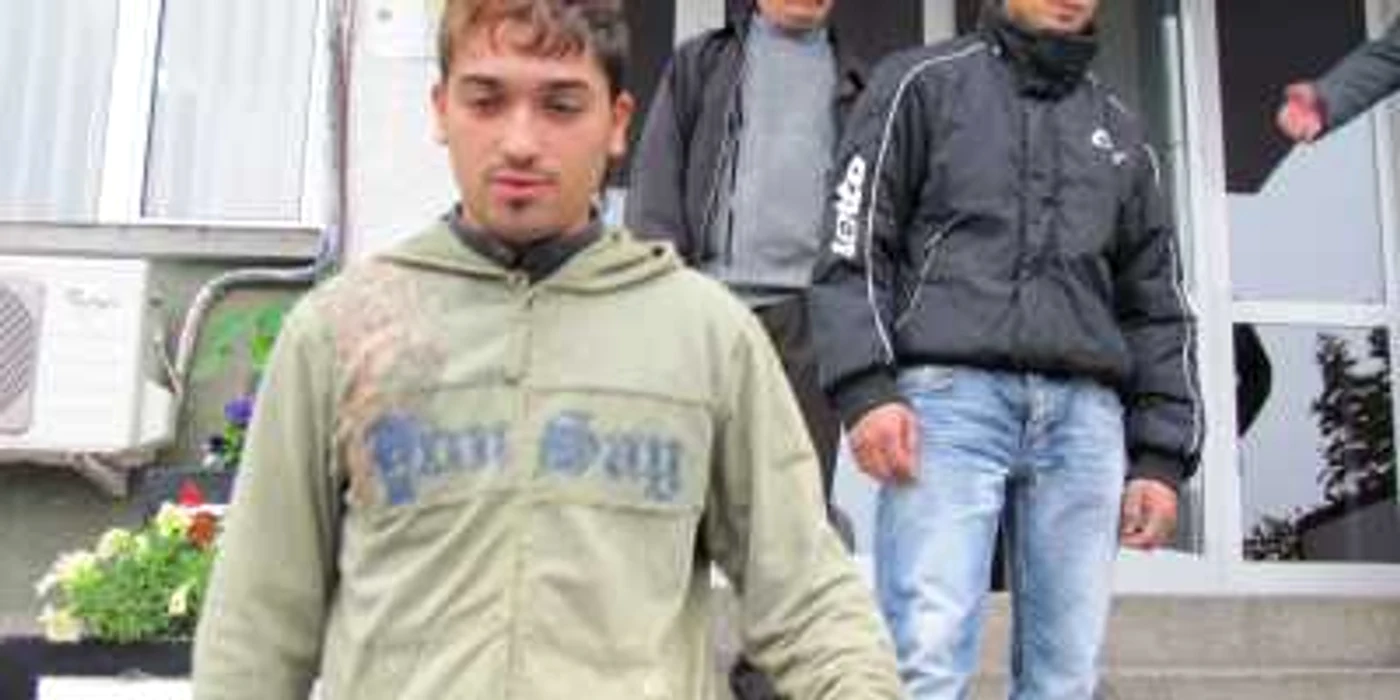 Constantin Mutu arată că i-a dat un singur pumn