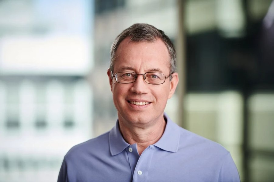 Forbes, interviu cu miliardarul român care continuă să predea la catedră cu normă întreagă. „E vorba despre a construi ceva semnificativ” 