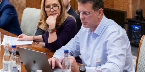 lasconi si mosteanu FB  jpg