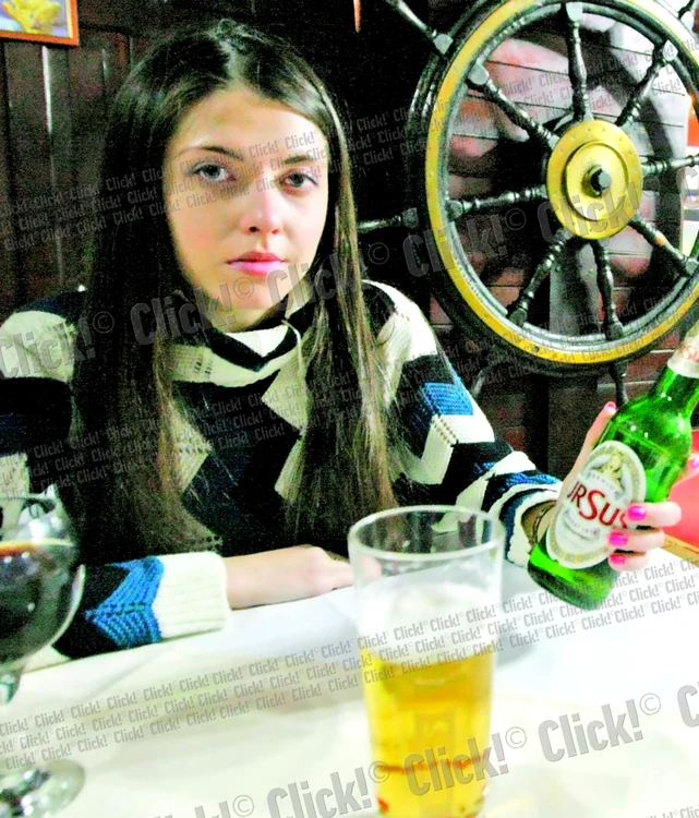 
    În restaurantul „Pescarul”  am putut comanda, fără  probleme, o bere cu alcool  şi un pahar cu vin. Localul e  la 100 de metri de  “inima” protestelor  