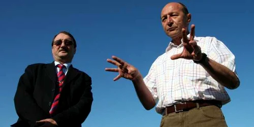 Mircea Basesu si Traian Basescu FOTO Mediafax 