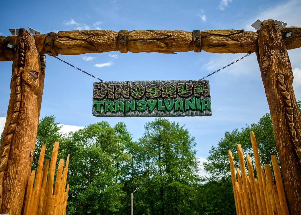 Dinosaur Transylvania din Hunedoara Foto Destinația Anului