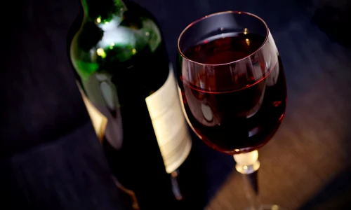 Cum iti poate afecta consumul de alcool pielea  Sursa imagine Pixabay jpg