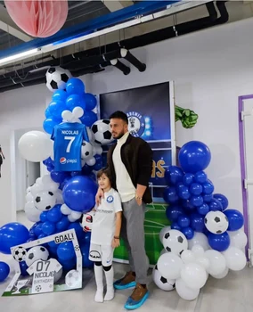 Gabi Bădălău s-a pozat cu fiul său la petrecerea dată de Claudia Pătrășcanu Sursa Instagram