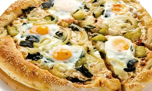 pizza cu legume si ou jpg