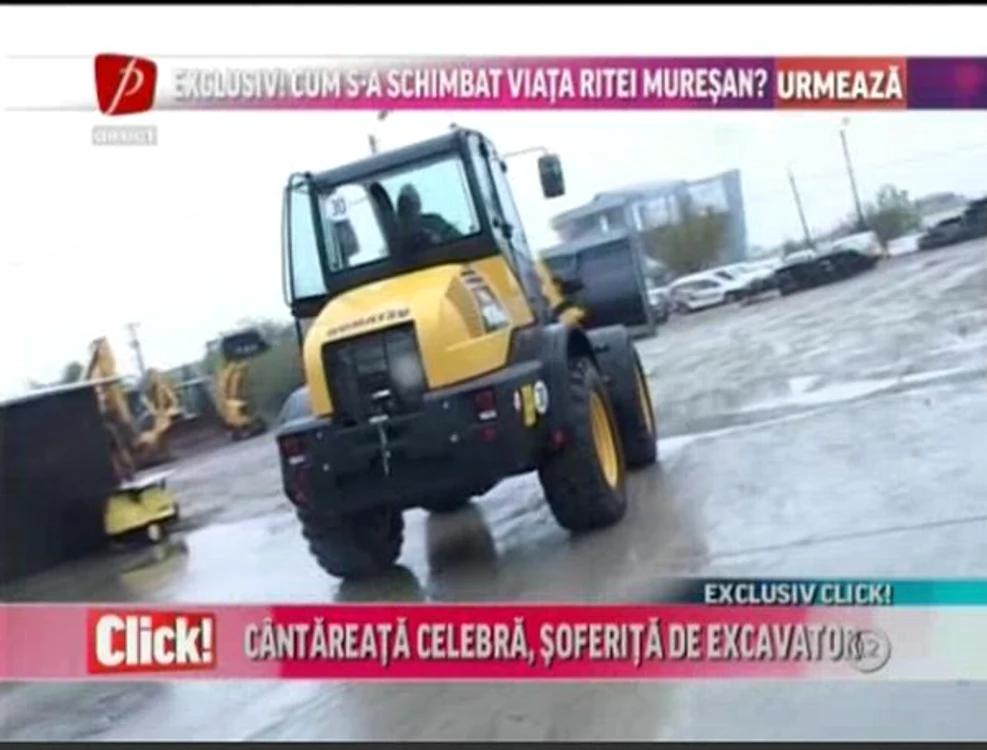 Andra a urcat cu curaj la volanul excavatorului