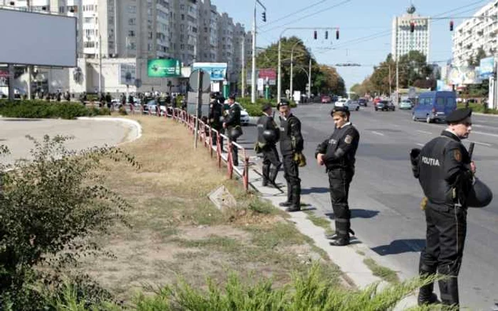 Poliţiştii vor asigura ordinea publică şi securitatea celor care vor participa la evenimente, dar şi a trecătorilor sau persoanelor neimplicate FOTO Adevărul