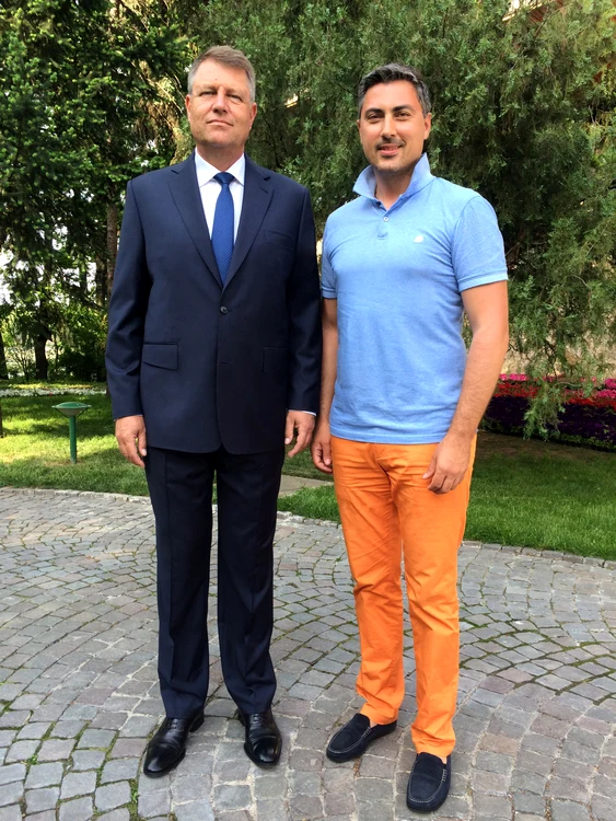 Președintele României, Klaus Iohannis, poartă costume Alexandru Ciucu