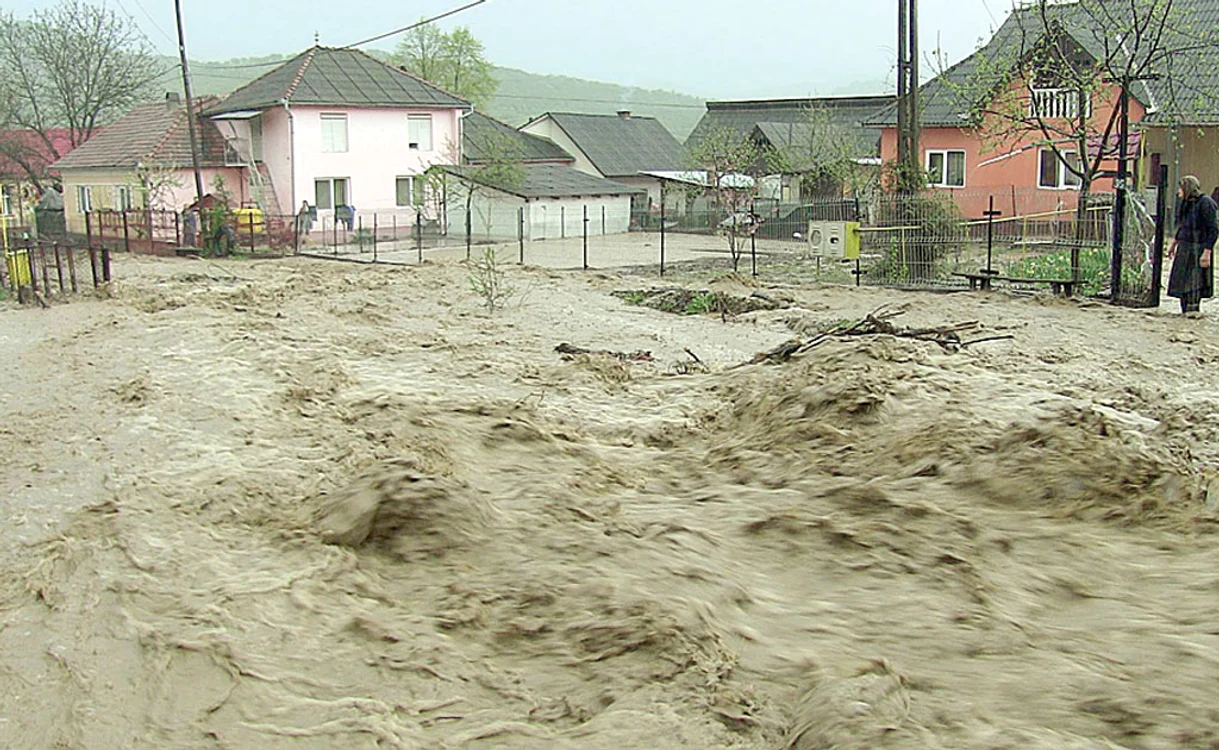 
    Localităţile de lângă Dej sunt inundateFoto: dejanul.ro  