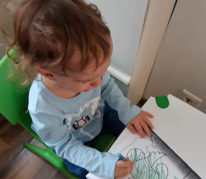 Micuțul a fost izolat pe motiv că "mușcă"foto: Facebook